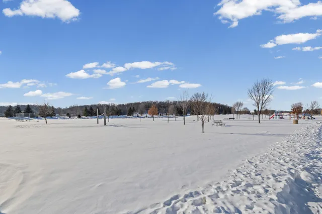 $415,000 | 2866 Coventry Circle, River Falls, WI 54022