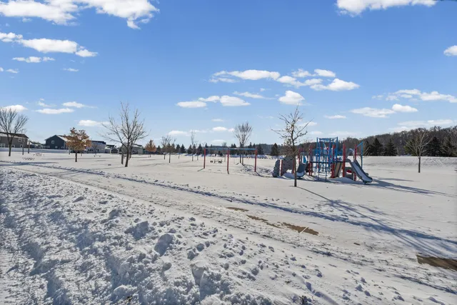 $415,000 | 2866 Coventry Circle, River Falls, WI 54022