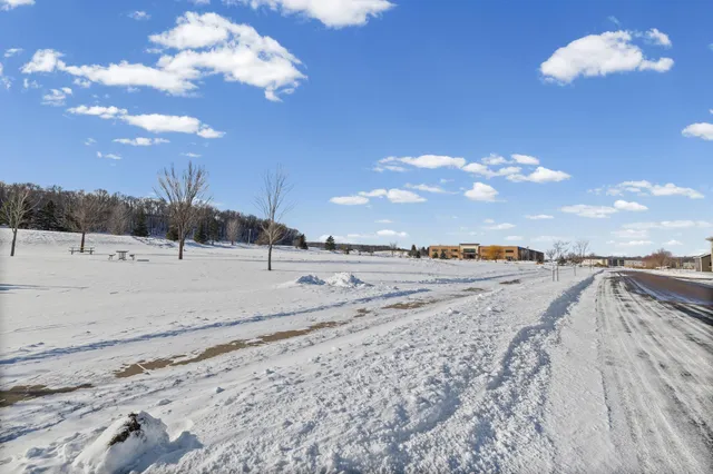 $415,000 | 2866 Coventry Circle, River Falls, WI 54022