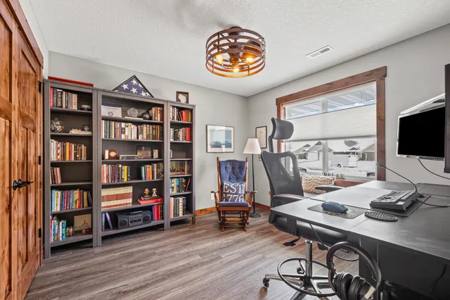 $415,000 | 2866 Coventry Circle, River Falls, WI 54022