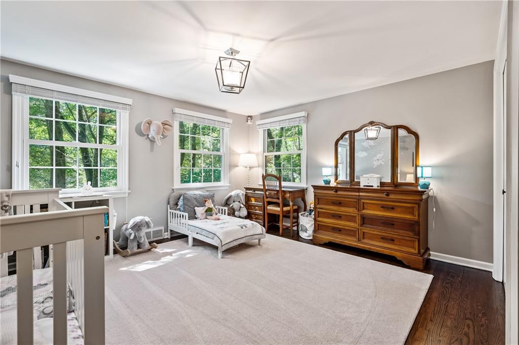 212 Highland Road Pittsburgh, PA 15238 - Photo 18 of 25 Gallery Image 18