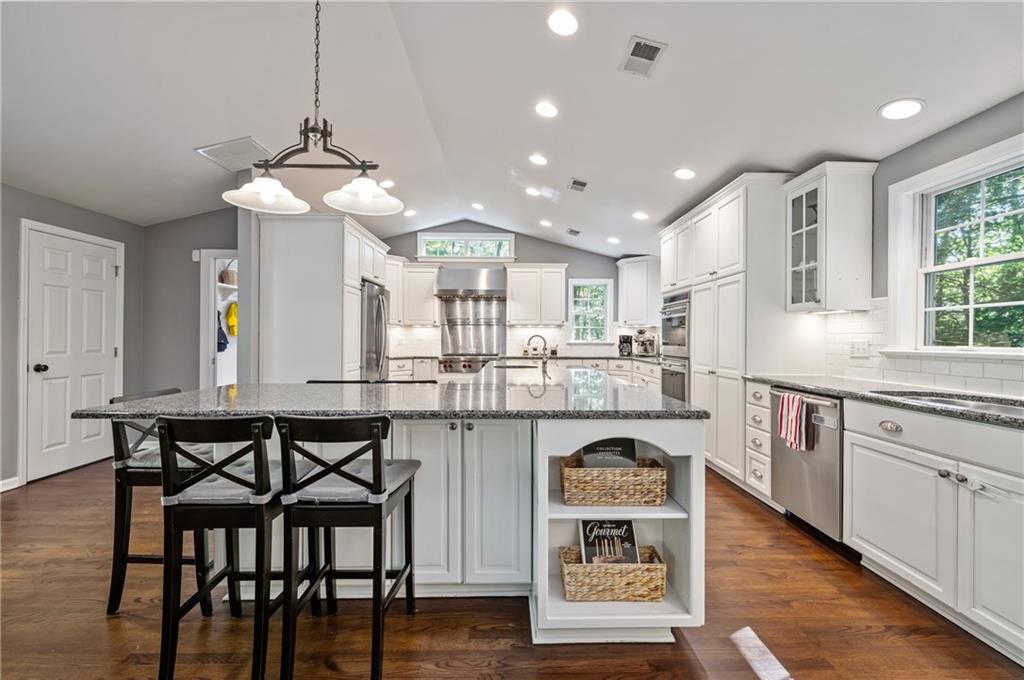 212 Highland Road Pittsburgh, PA 15238 - Photo 10 of 25 Gallery Image 10
