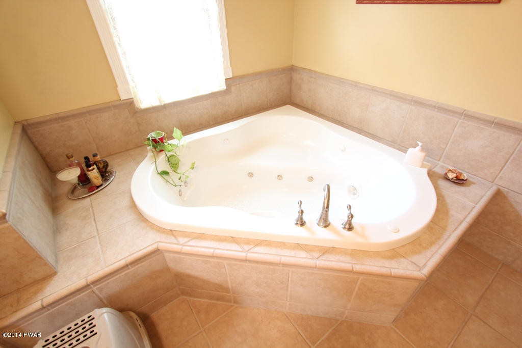 111 Long Pine Road Greeley, PA 18425 - Photo 23 of 29 Gallery Image 23