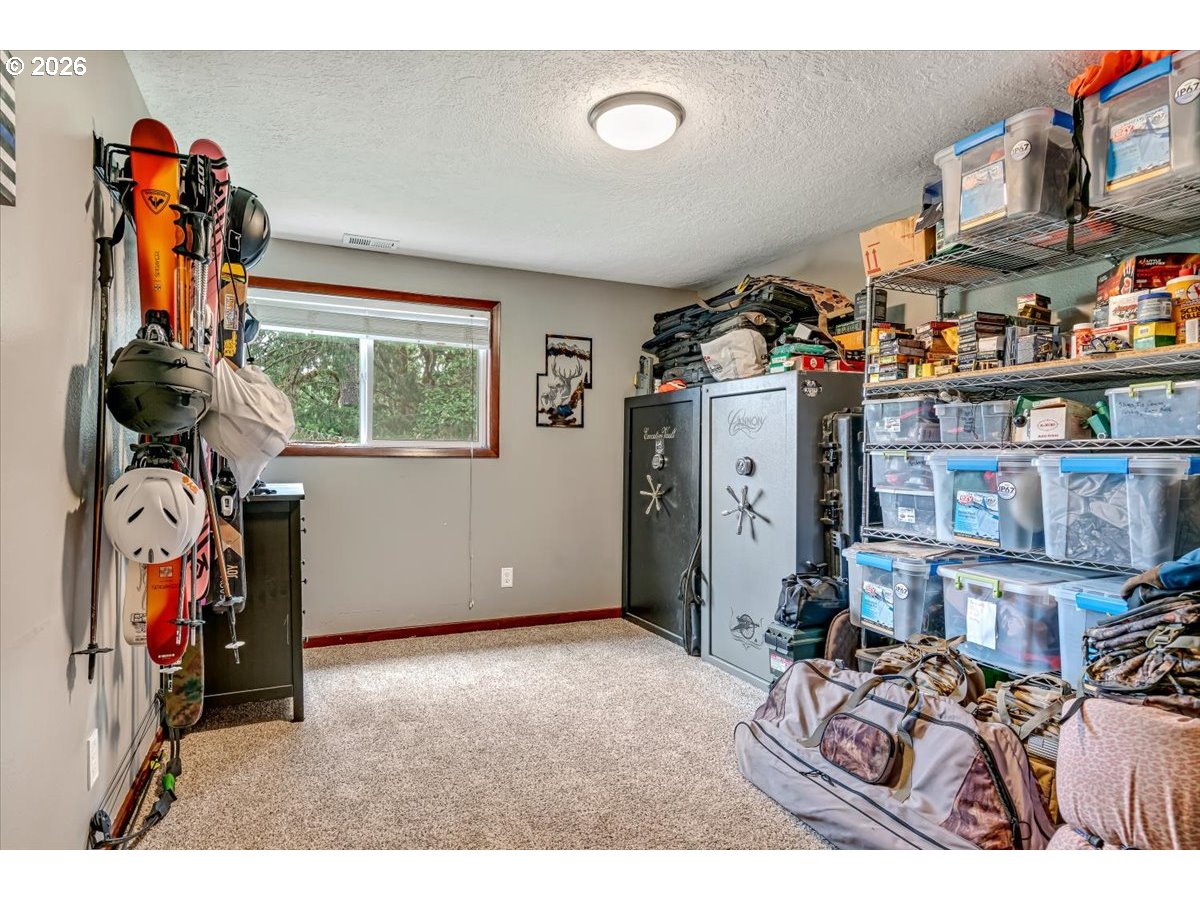 4825 Cooper Hollow Road Dallas, OR 97338 - Photo 19 of 48