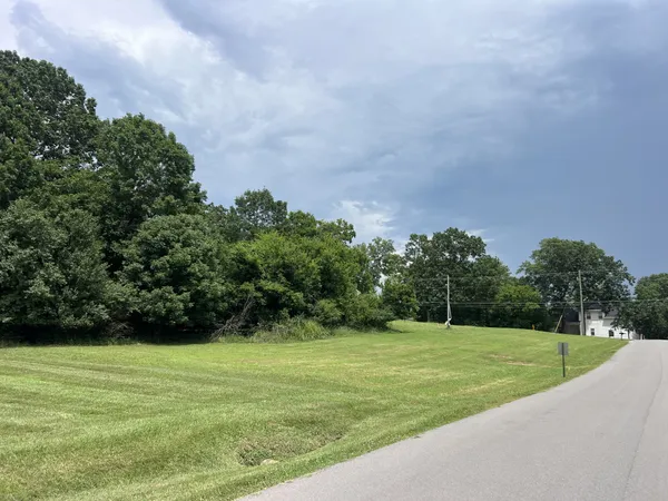 $164,900 | 14 Lake Forest Drive, Mount Juliet, TN 37122