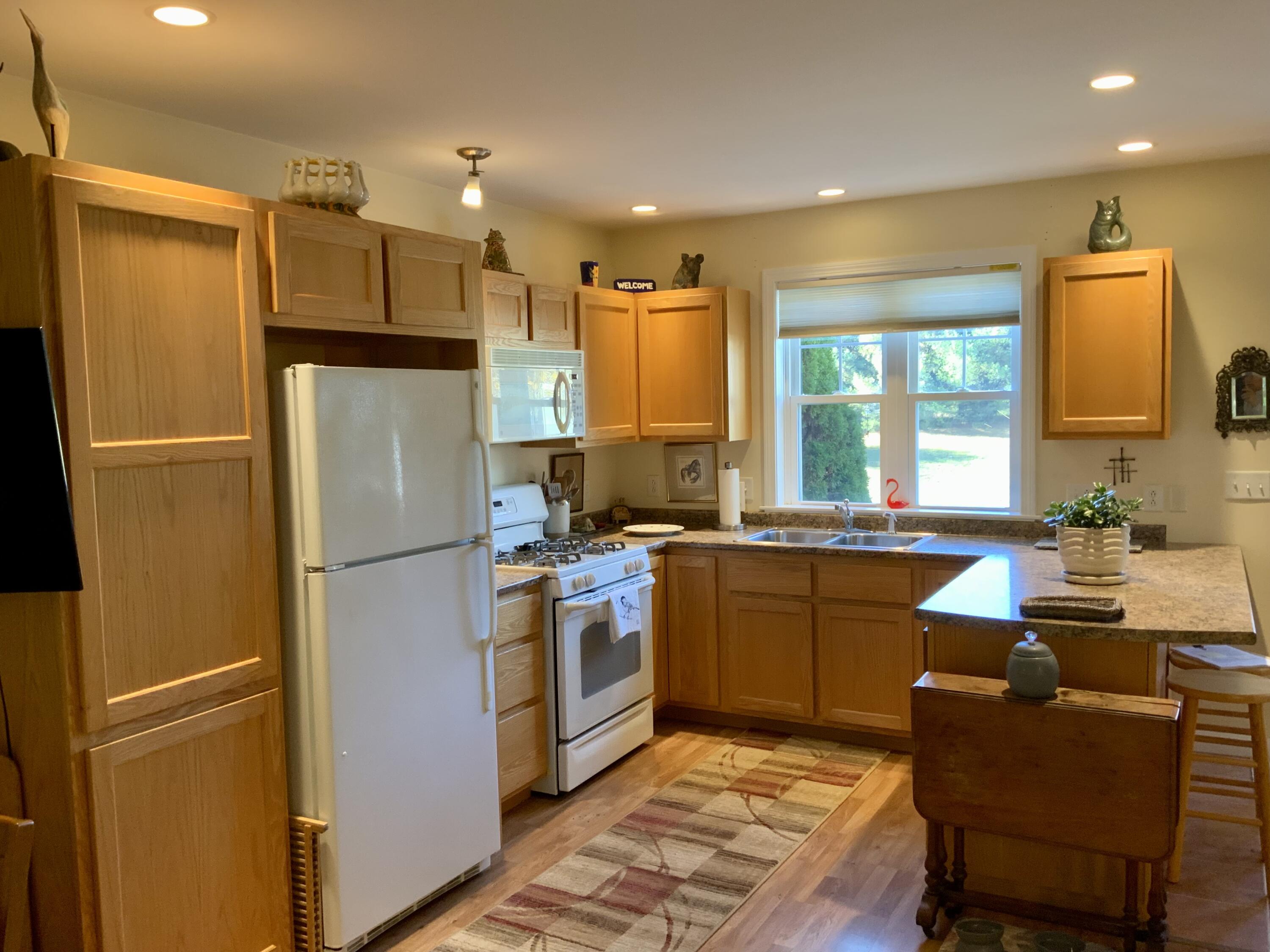 15 Edgefield Lane, Unit 15 Brunswick, ME 04011 - Photo 4 of 20 IMG_1619