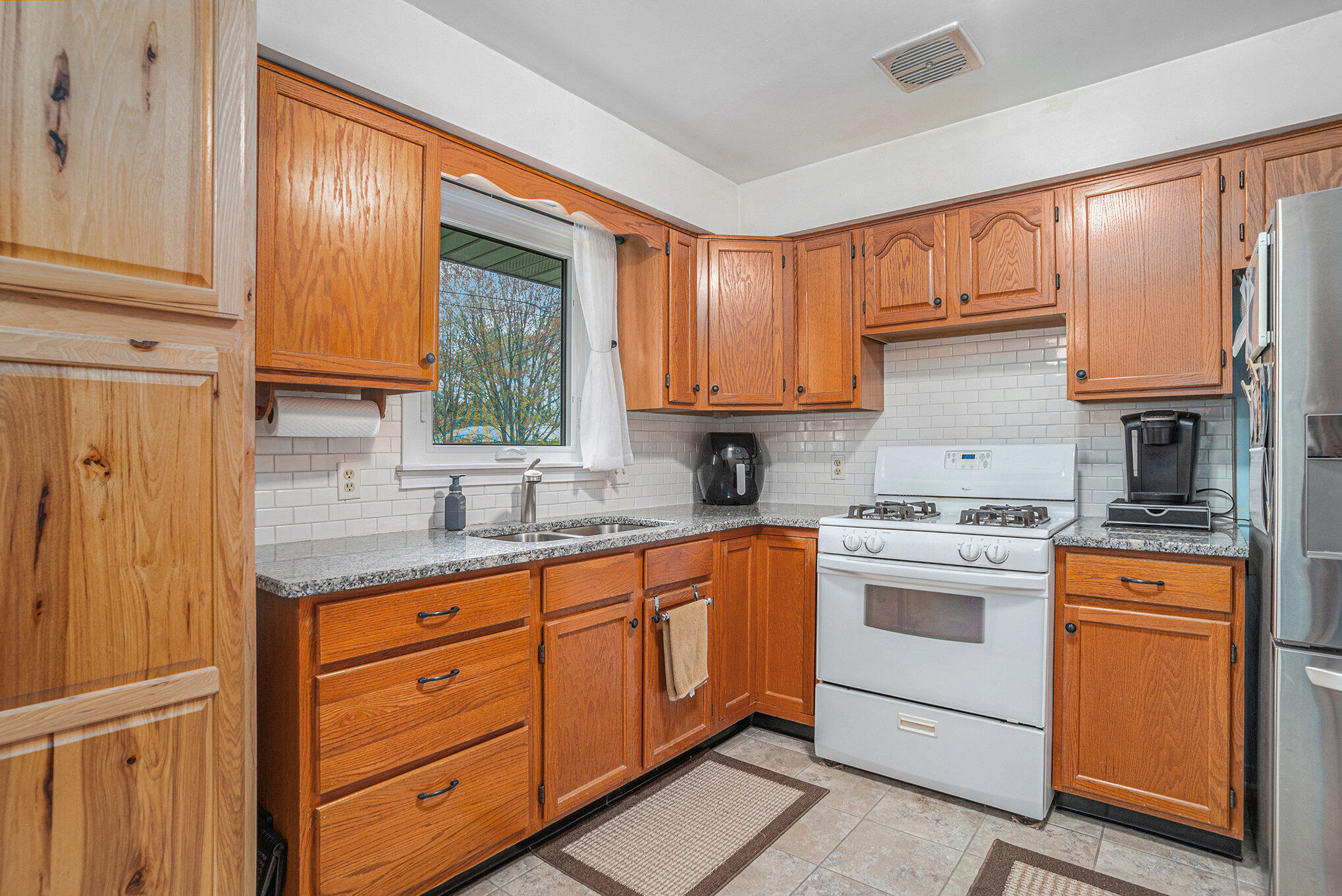 1305 Joslyn Road Muskegon, MI 49445 - Photo 6 of 18 006_dsc00348_500