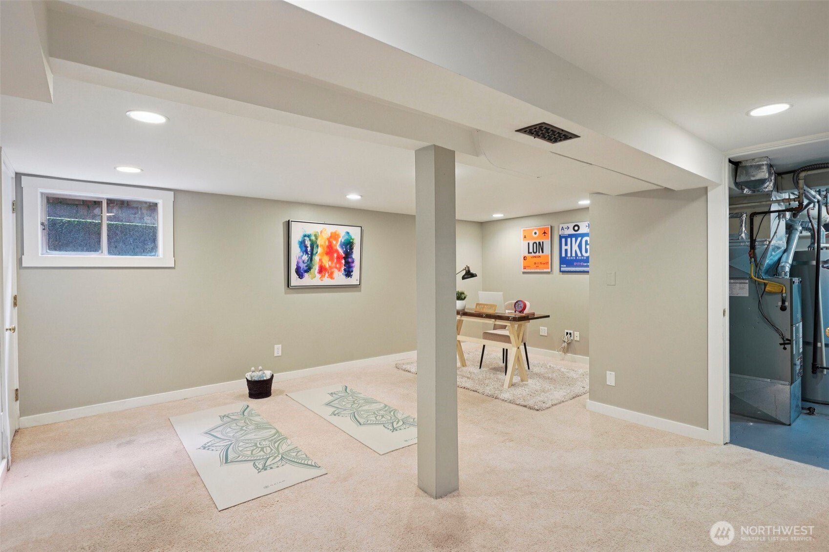 3141 Broadway East Seattle, WA 98102 - Photo 31 of 40 a living room with furniture and a table