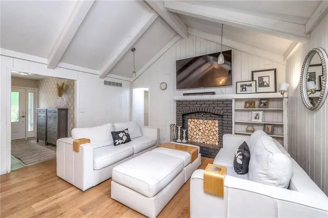 $500,000 | 10501 Sagamore Road, Leawood, KS 66206