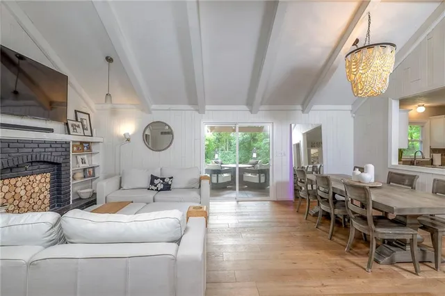 $500,000 | 10501 Sagamore Road, Leawood, KS 66206