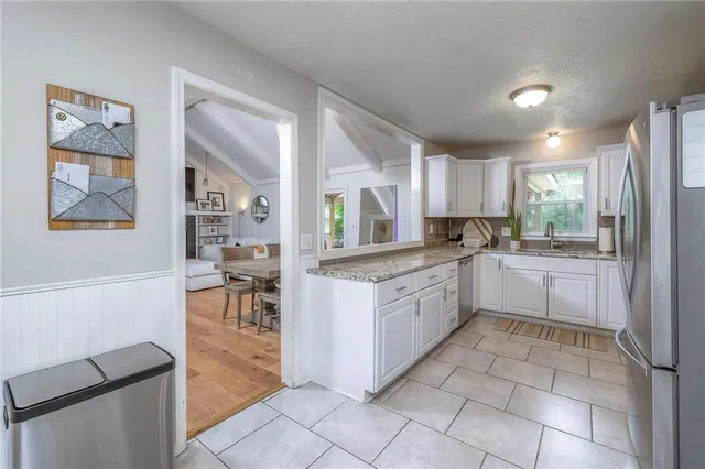 $500,000 | 10501 Sagamore Road, Leawood, KS 66206