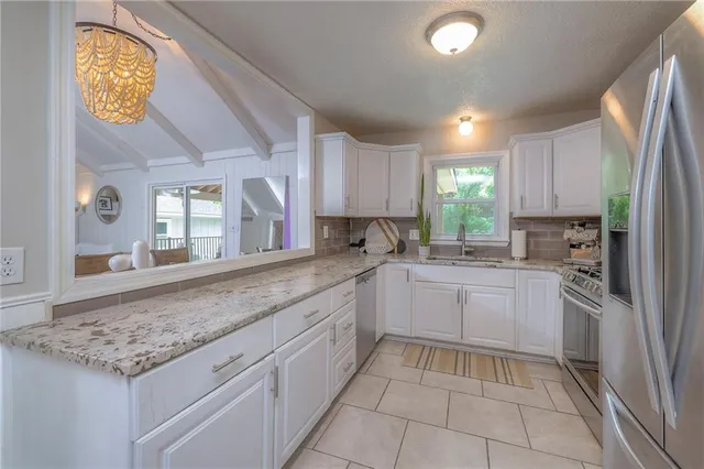 $500,000 | 10501 Sagamore Road, Leawood, KS 66206