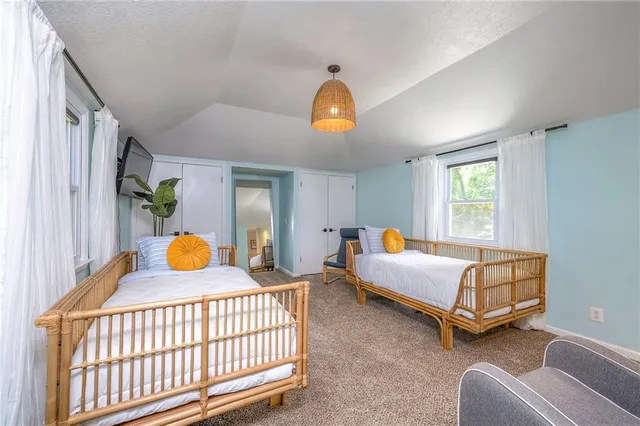 $500,000 | 10501 Sagamore Road, Leawood, KS 66206