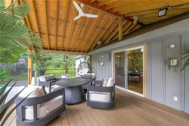 $500,000 | 10501 Sagamore Road, Leawood, KS 66206