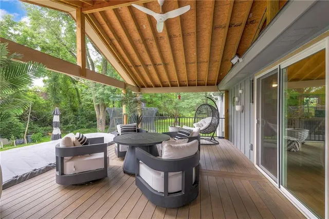 $500,000 | 10501 Sagamore Road, Leawood, KS 66206