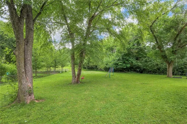 $500,000 | 10501 Sagamore Road, Leawood, KS 66206