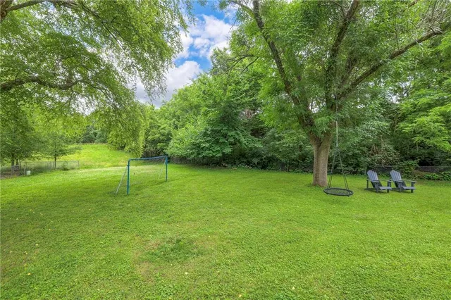 $500,000 | 10501 Sagamore Road, Leawood, KS 66206