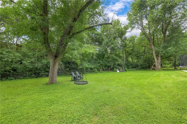 $500,000 | 10501 Sagamore Road, Leawood, KS 66206