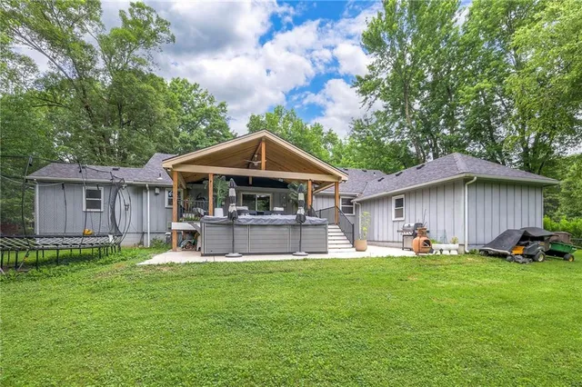 $500,000 | 10501 Sagamore Road, Leawood, KS 66206