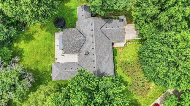 $500,000 | 10501 Sagamore Road, Leawood, KS 66206