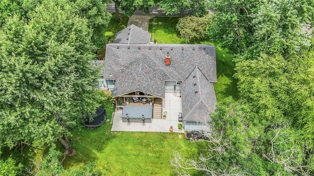 $500,000 | 10501 Sagamore Road, Leawood, KS 66206