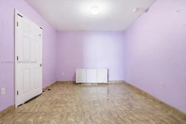 an empty room with a empty space