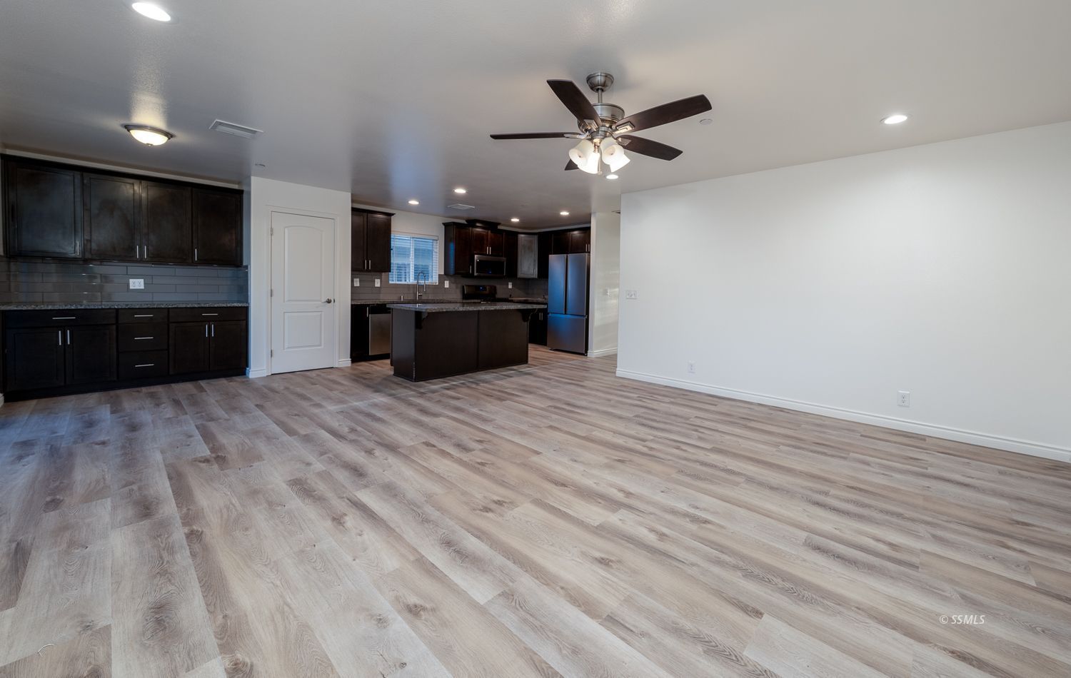 1112 Porter Street Ridgecrest, CA 93555 - Photo 14 of 48