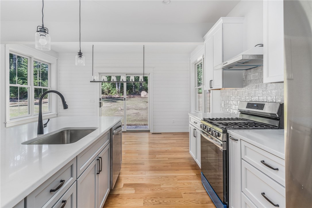 55 Woody Hill Road Hopkinton, RI 02832 - Photo 9 of 29 Gallery Image 9