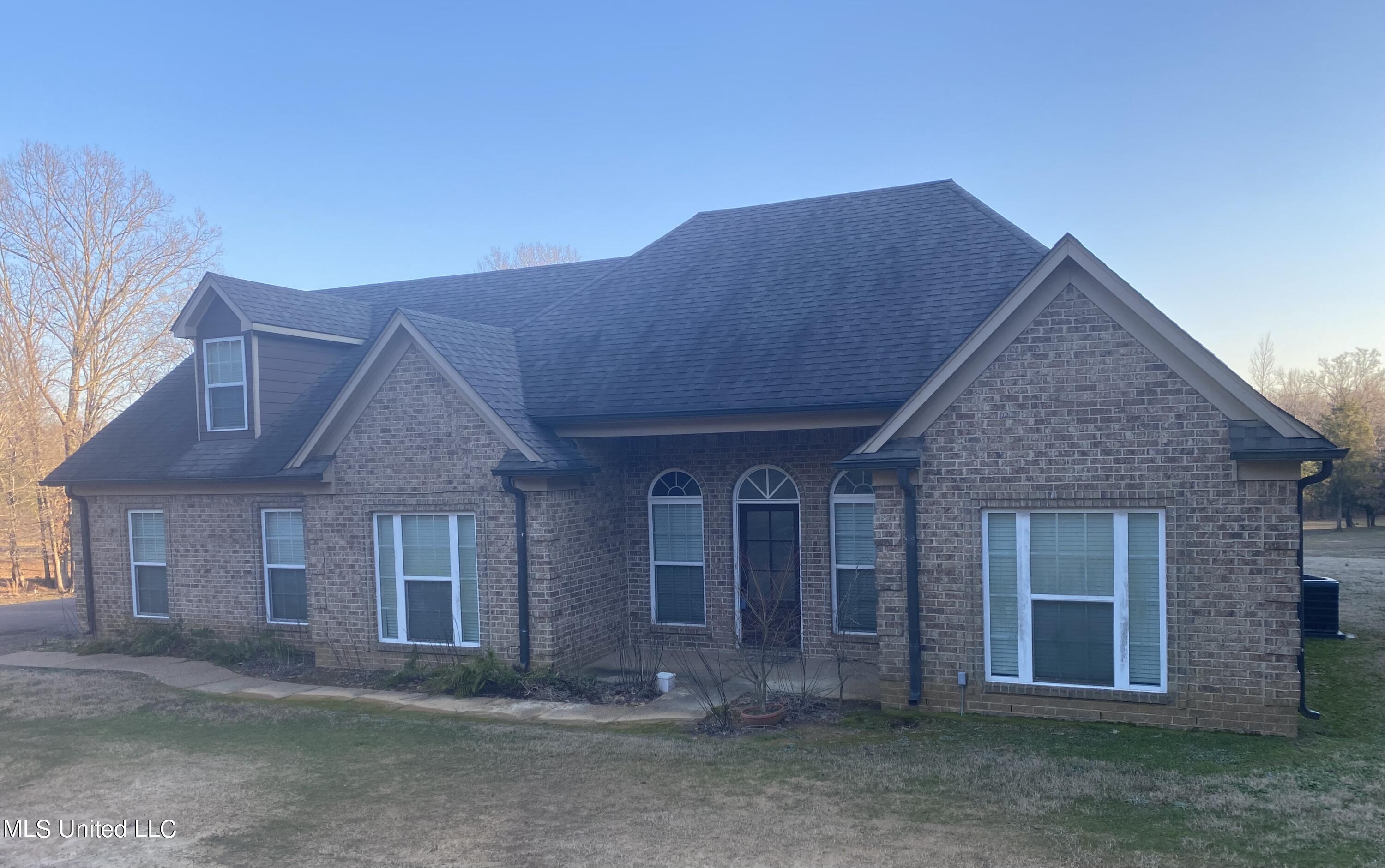 2864 Bett Road Coldwater, MS 38618 - Photo 3 of 37 IMG-1727