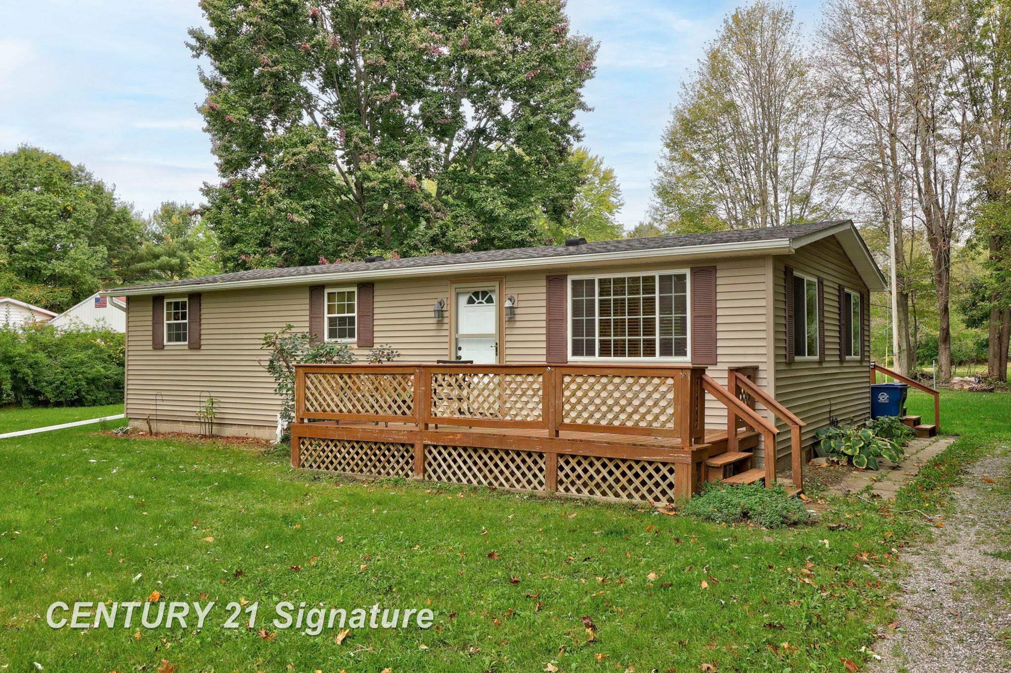 13110 Harris Road Chesaning, MI 48616 - Photo 1 of 46