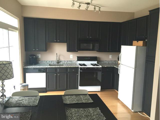 11401 Gate Hill Place, Unit K 72 Reston, VA 20194 - Photo 3 of 30 Kitchen