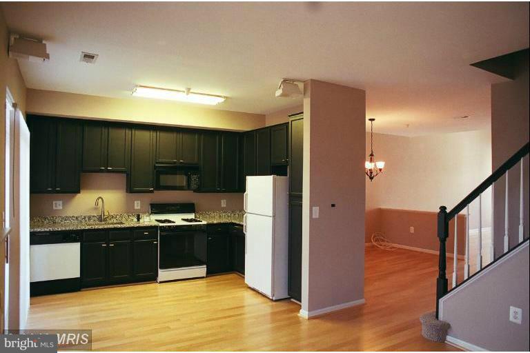 11401 Gate Hill Place, Unit K 72 Reston, VA 20194 - Photo 21 of 30 Kitchen