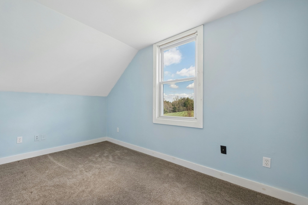 365 Clark Street Gardner, MA 01440 - Photo 27 of 40