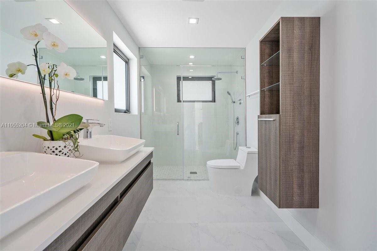 4167 Palm Lane Miami, FL 33137 - Photo 12 of 49