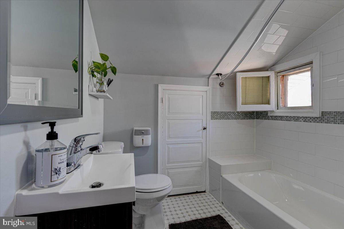 3605 Edgewood Road Baltimore, MD 21215 - Photo 22 of 29 Gallery Image 22