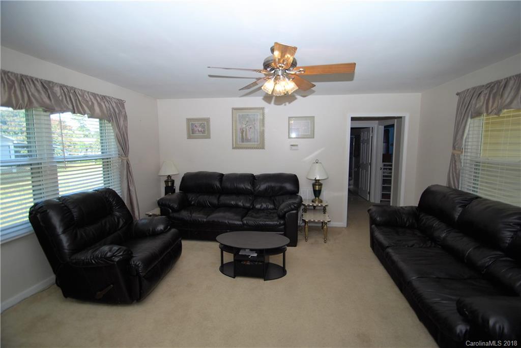 2920 Starnes Road Charlotte, NC 28214 - Photo 7 of 34 Gallery Image 7
