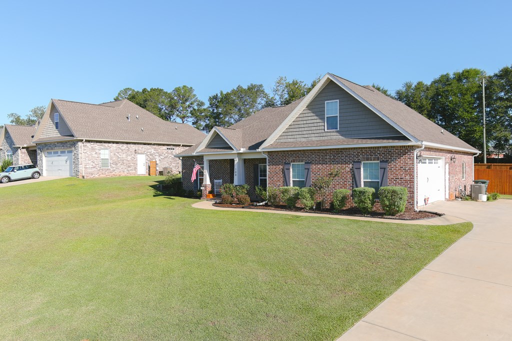 104 Davis Way Enterprise, AL 36330 - Photo 2 of 30