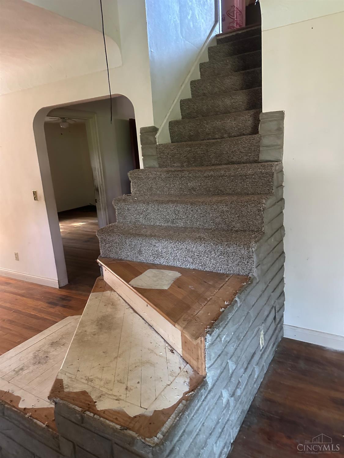 3207 Banning Road Cincinnati, OH 45239 - Photo 7 of 8