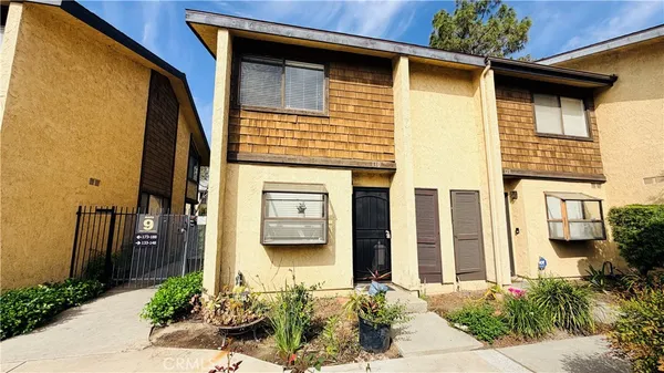 $3,000 | 12750 Centralia Street, Unit 130, Lakewood, CA 90715