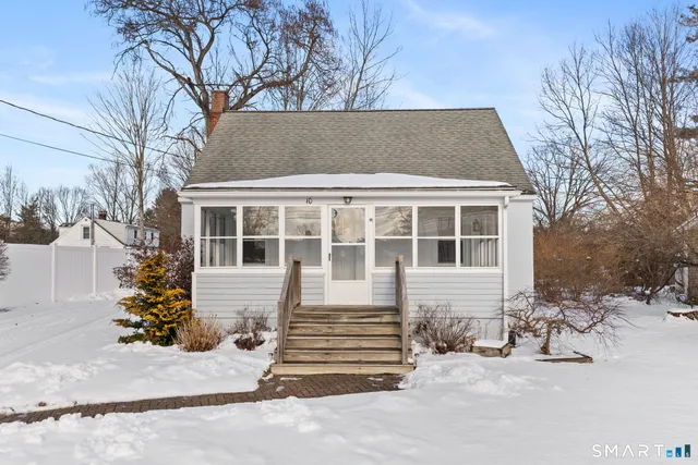 $299,000 | 10 School Street, Burlington, CT 06013