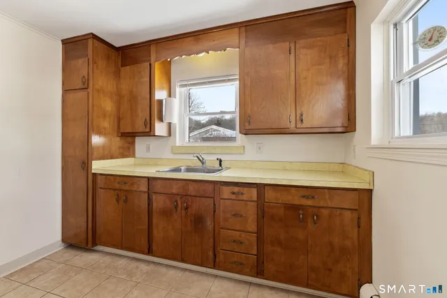 $299,000 | 10 School Street, Burlington, CT 06013