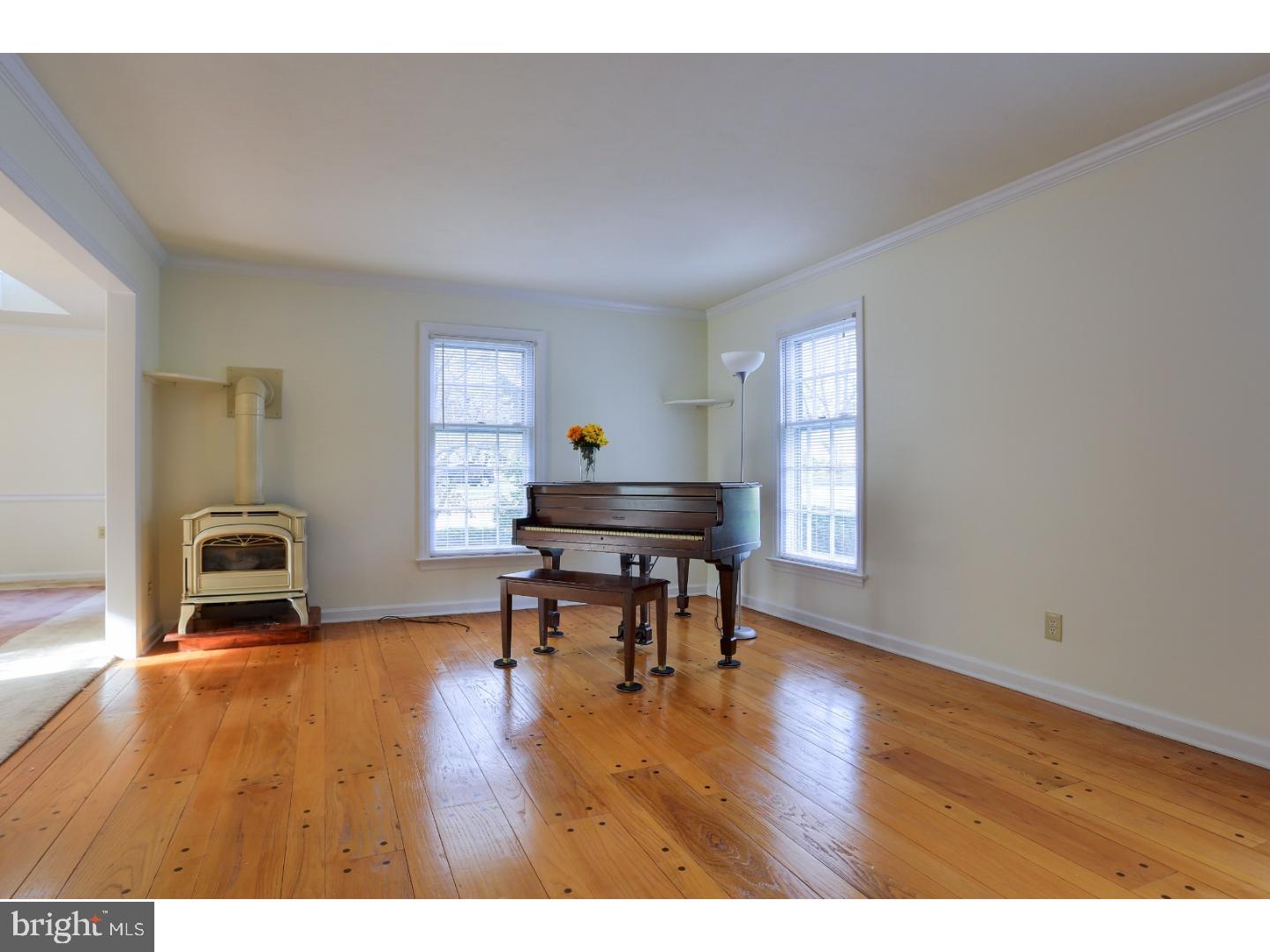159 St Thomas Road Lancaster, PA 17601 - Photo 3 of 25 Gallery Image 3