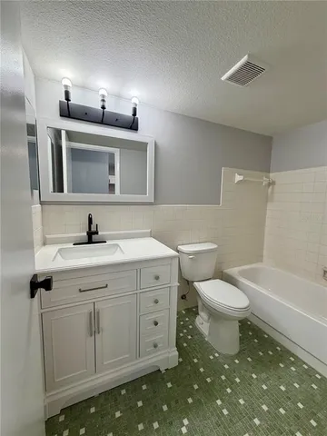 $1,600 | 2331 Finlandia Lane, Unit 49, Clearwater, FL 33763