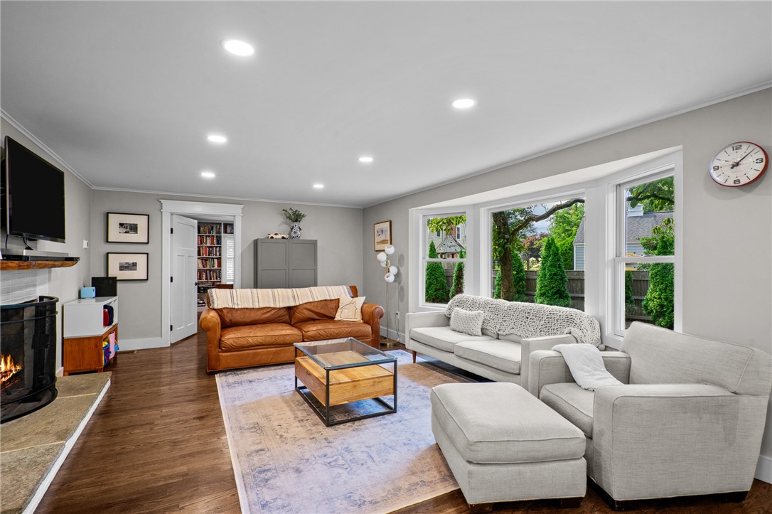 7 Lee Road Barrington, RI 02806 - Photo 11 of 33