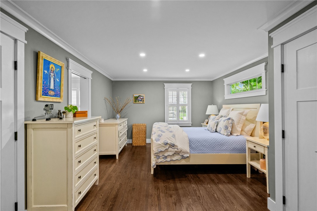 7 Lee Road Barrington, RI 02806 - Photo 15 of 33 First floor primary bedroom with private bathroom.