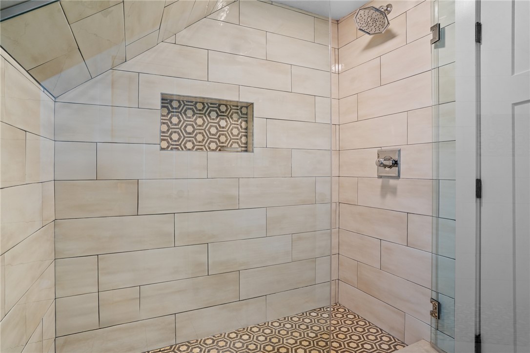 7 Lee Road Barrington, RI 02806 - Photo 22 of 33 Second level primary with en-suite private bathroom.