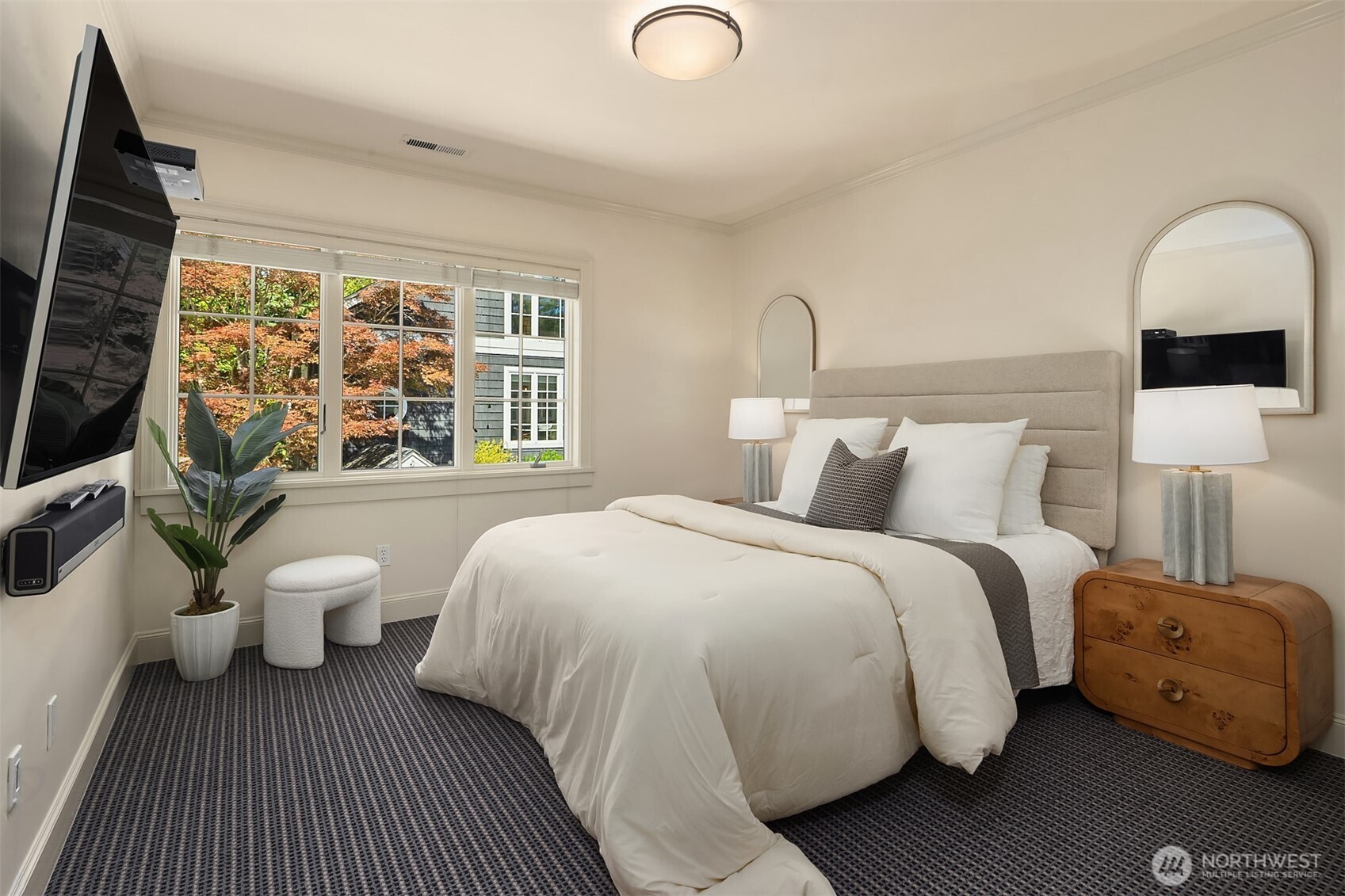 5506 Northeast Penrith Road Seattle, WA 98105 - Photo 24 of 40