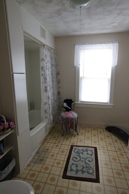 92-94 Kickemuit Road Warren, RI 02885 - Photo 16 of 30 Gallery Image 16