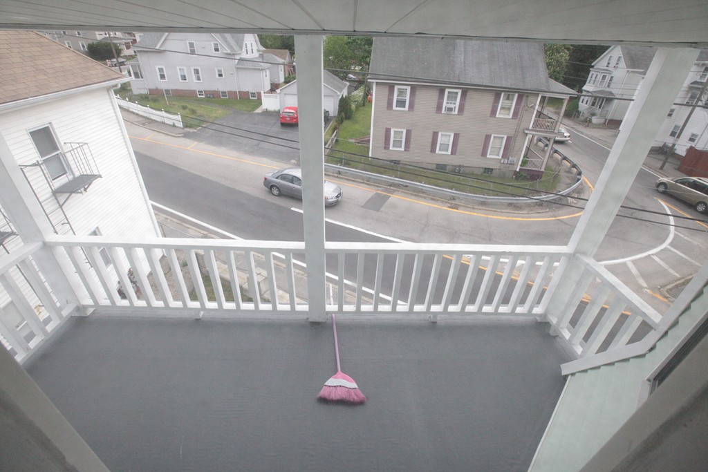 92-94 Kickemuit Road Warren, RI 02885 - Photo 19 of 30 Gallery Image 19