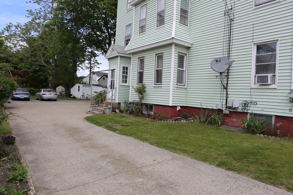 92-94 Kickemuit Road Warren, RI 02885 - Photo 3 of 30 Gallery Image 3